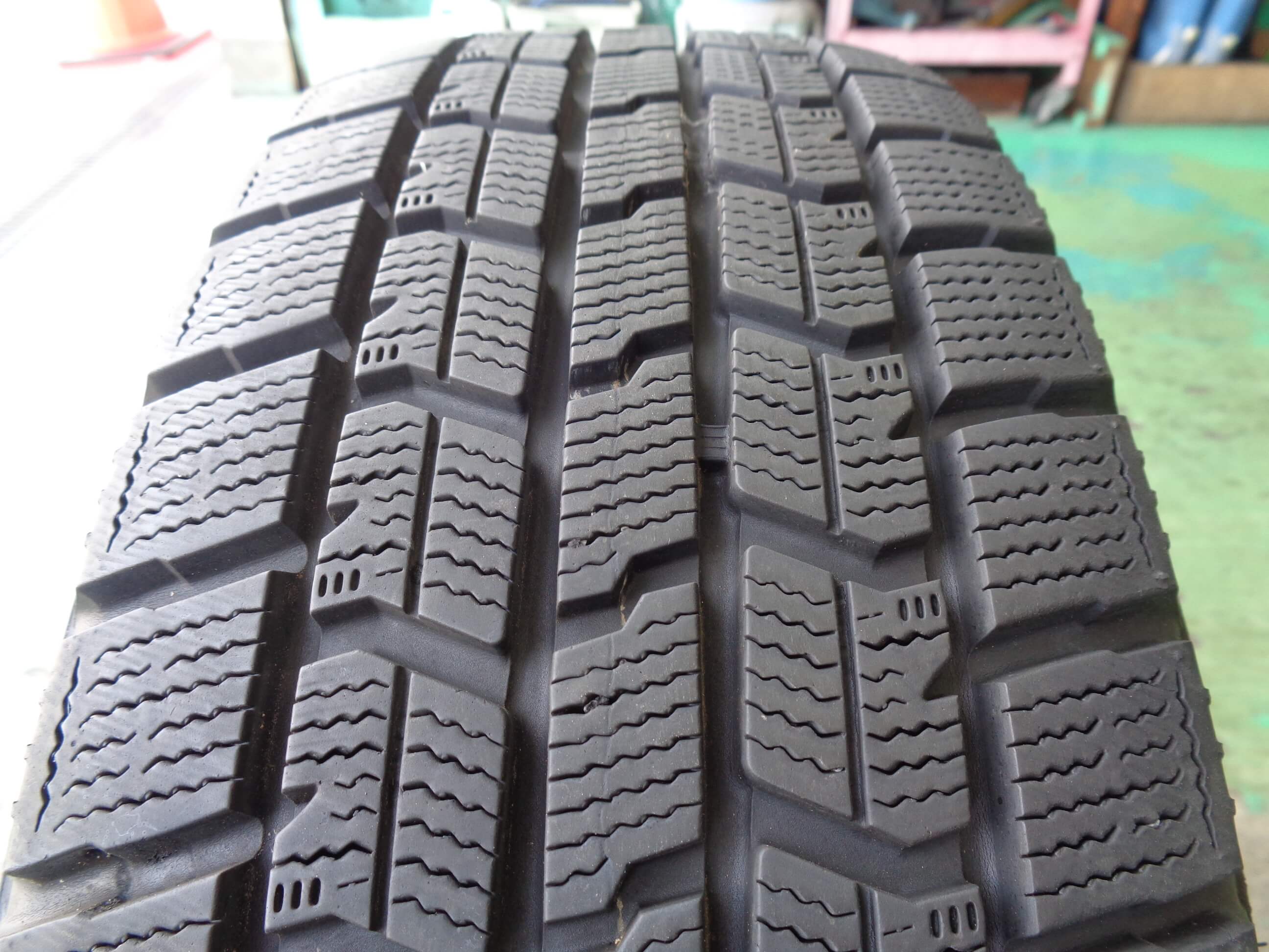 グッドイヤーアイスナビ7.225/60R17.23年製．9分山．4本　セット． 71TY6EhpD7L._UF350,350_QL50_.jpg