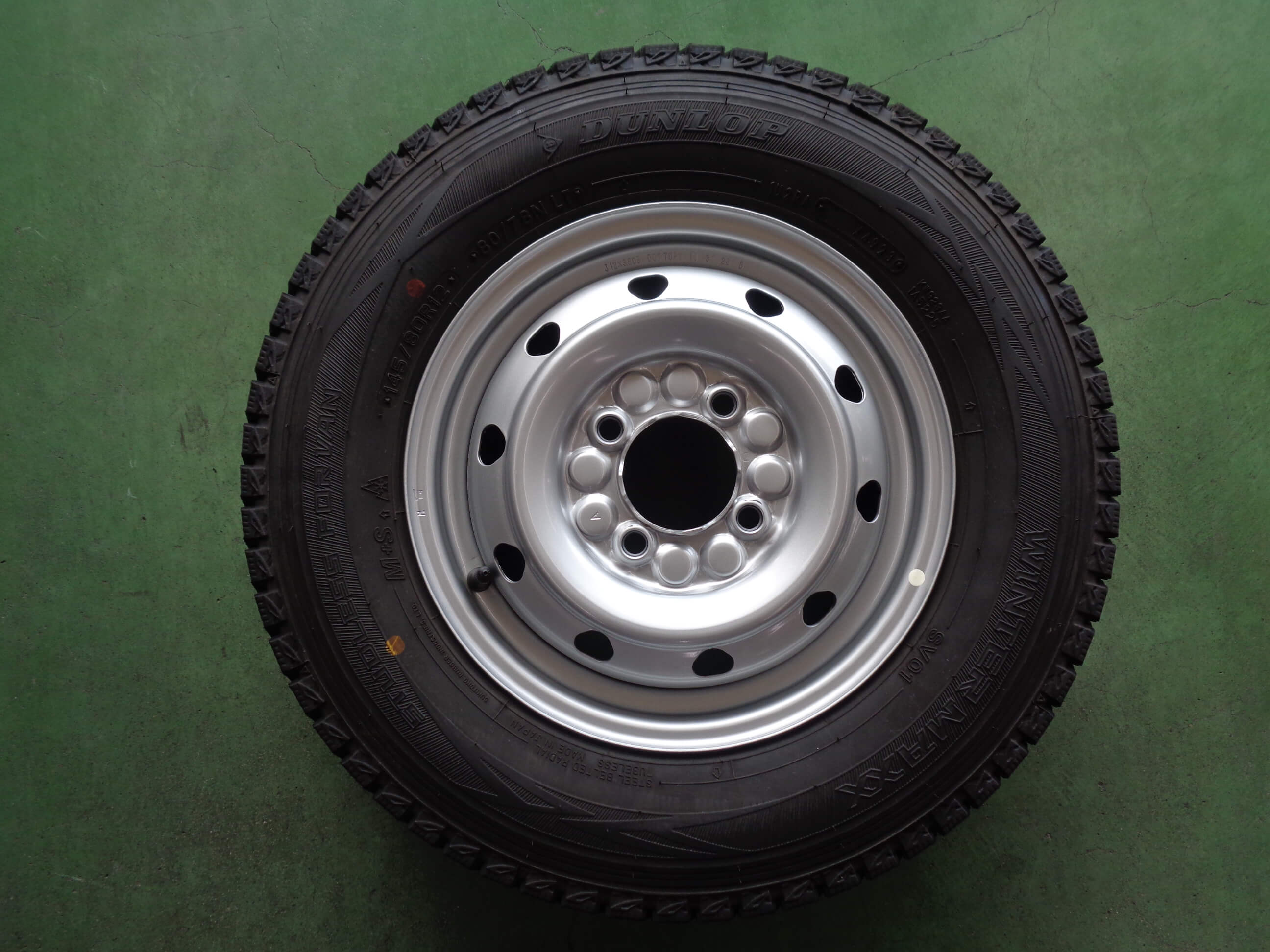 ダンロップ　ウィンターマックスSV01