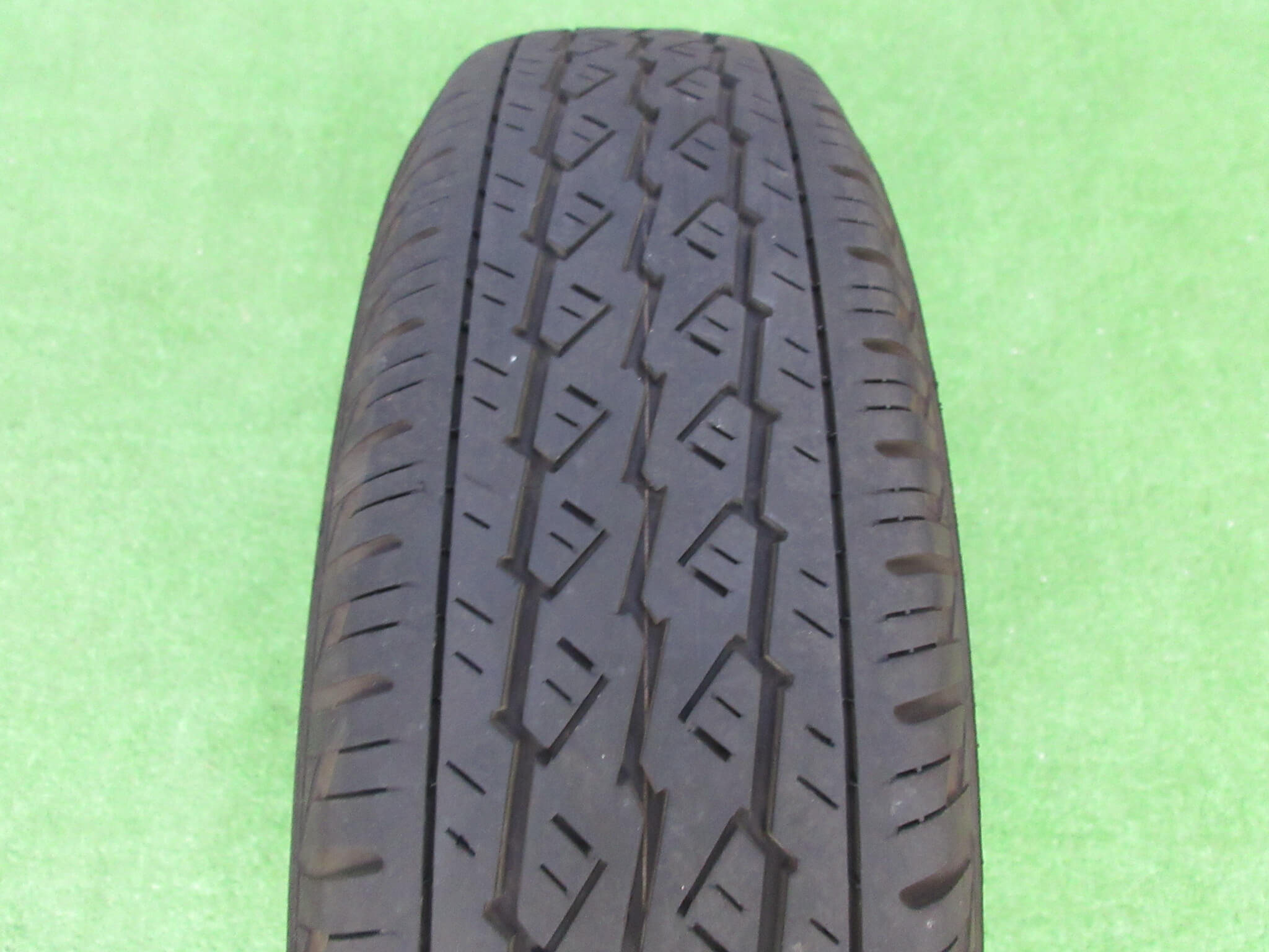 中古タイヤ215/45R17ブリヂストンNEWNO極上4本セット