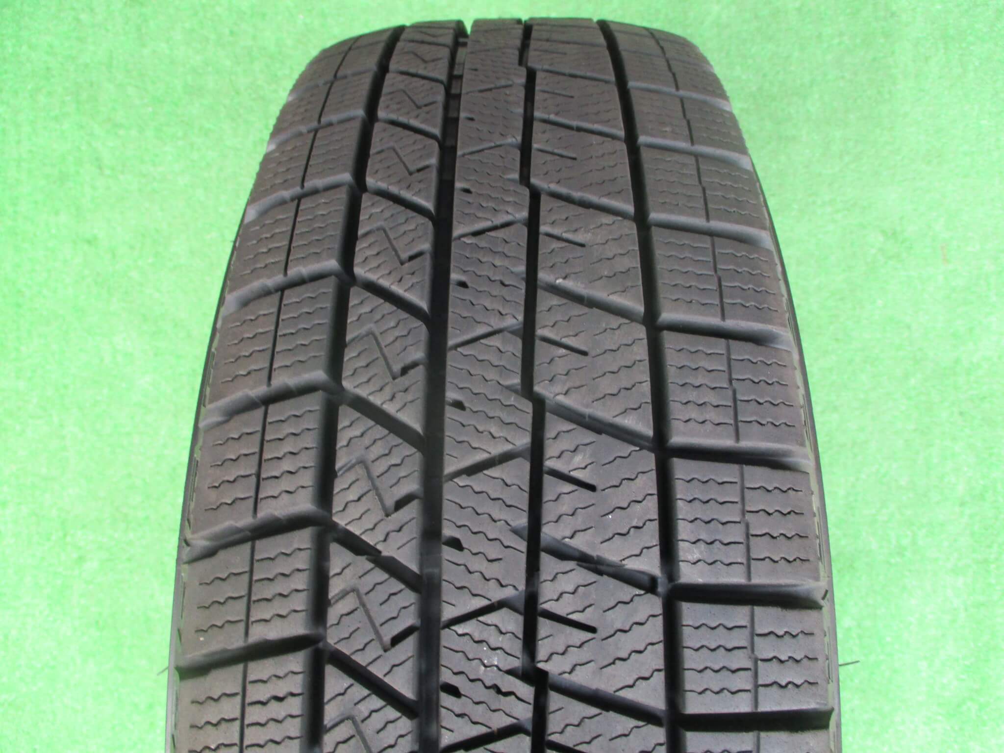 ◇中古バリ溝ダンロップ195/65R15スタッドレスセット　プリウス、レガシィ バリ溝 スタッドレス】グッドイヤー アイスナビ7 195/65R15 4本