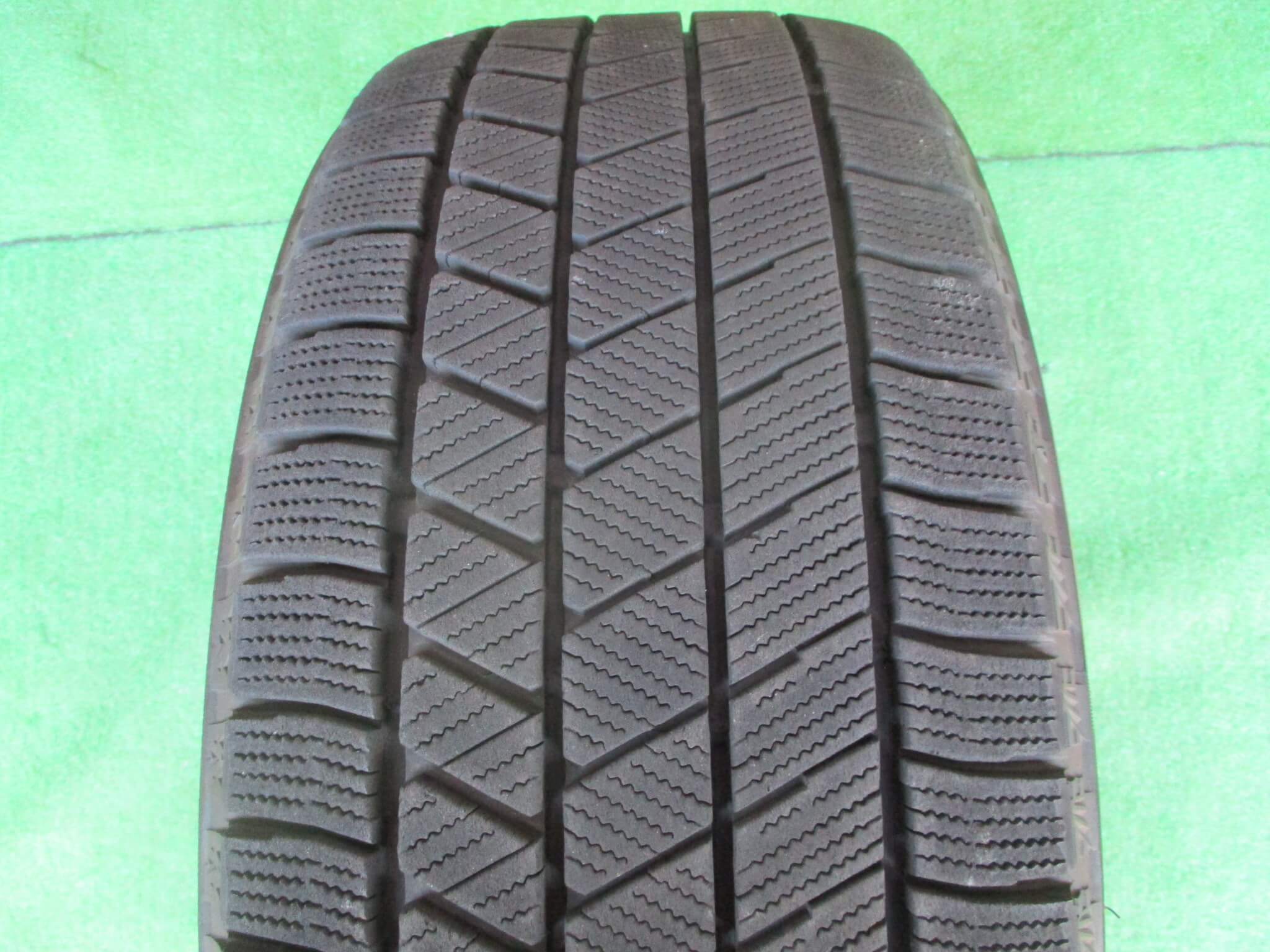 中古スタッドレスタイヤ215/50R17ヨコハマ4本セット　レヴォーグなどに ヨコハマタイヤ 4本 スバル レヴォーグ 新品スタッドレスタイヤ