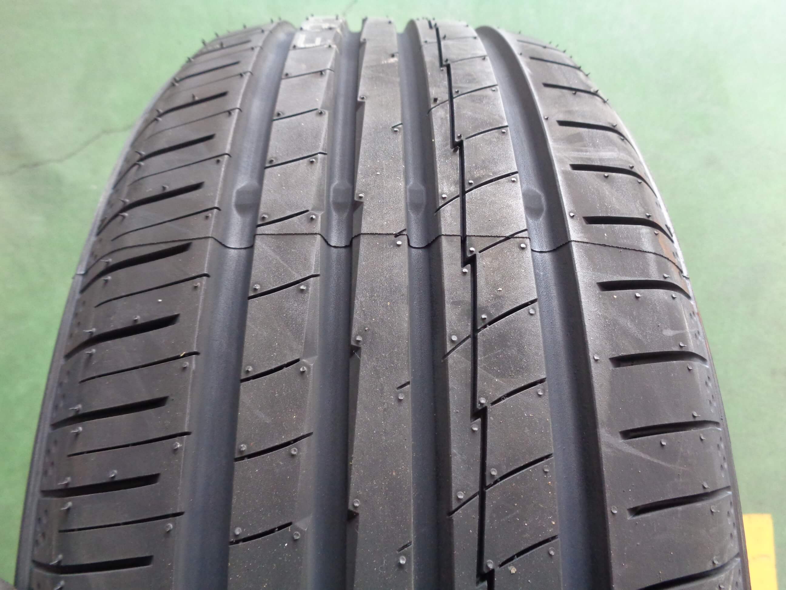 ヨコハマ　ブルーアースAE50