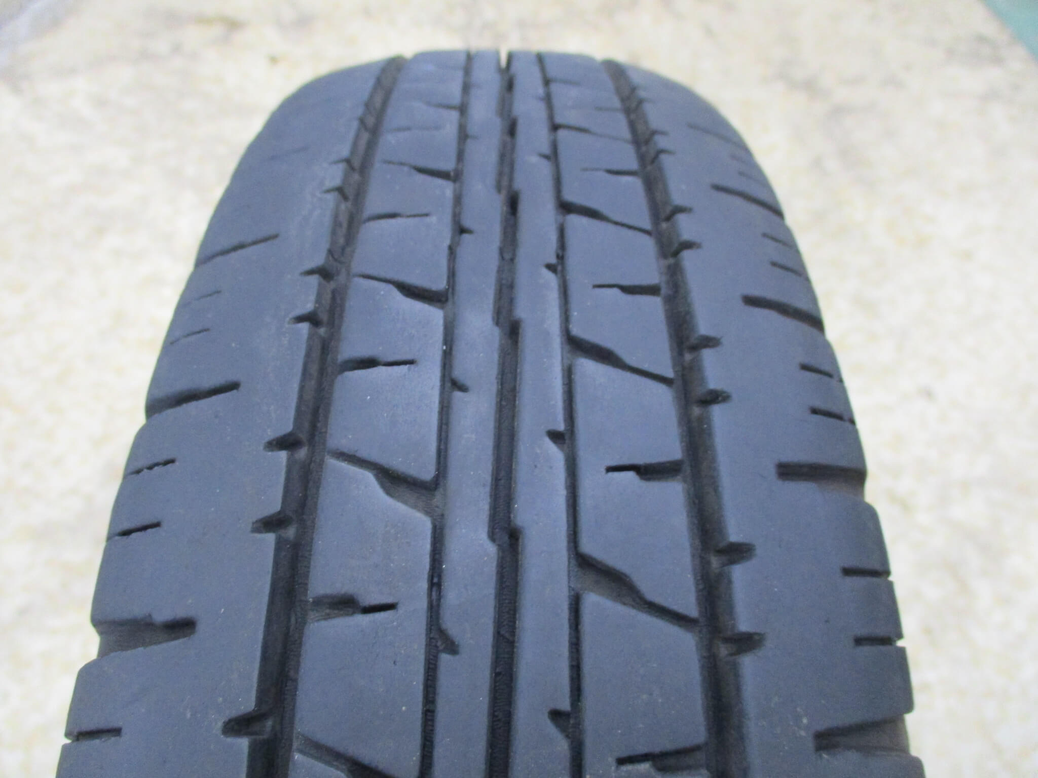 2024年プロボックス サクシードバン 155/80R14 バリ山 スタッドレス