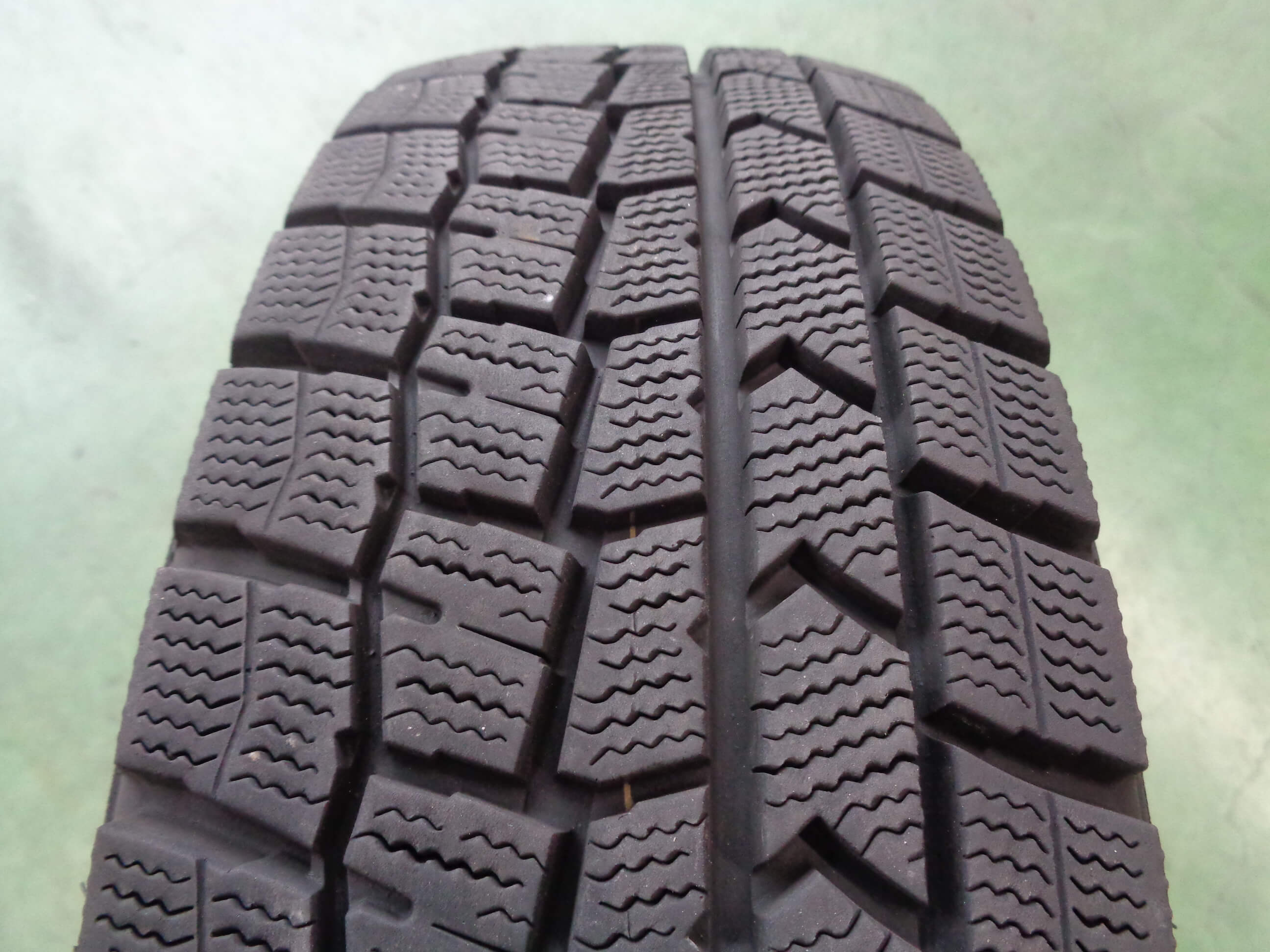 0192012)激安中古スタッドレスタイヤ国産ダンロップ4本165/70R14 中古スタッドレスタイヤ・商品一覧 小杉タイヤ