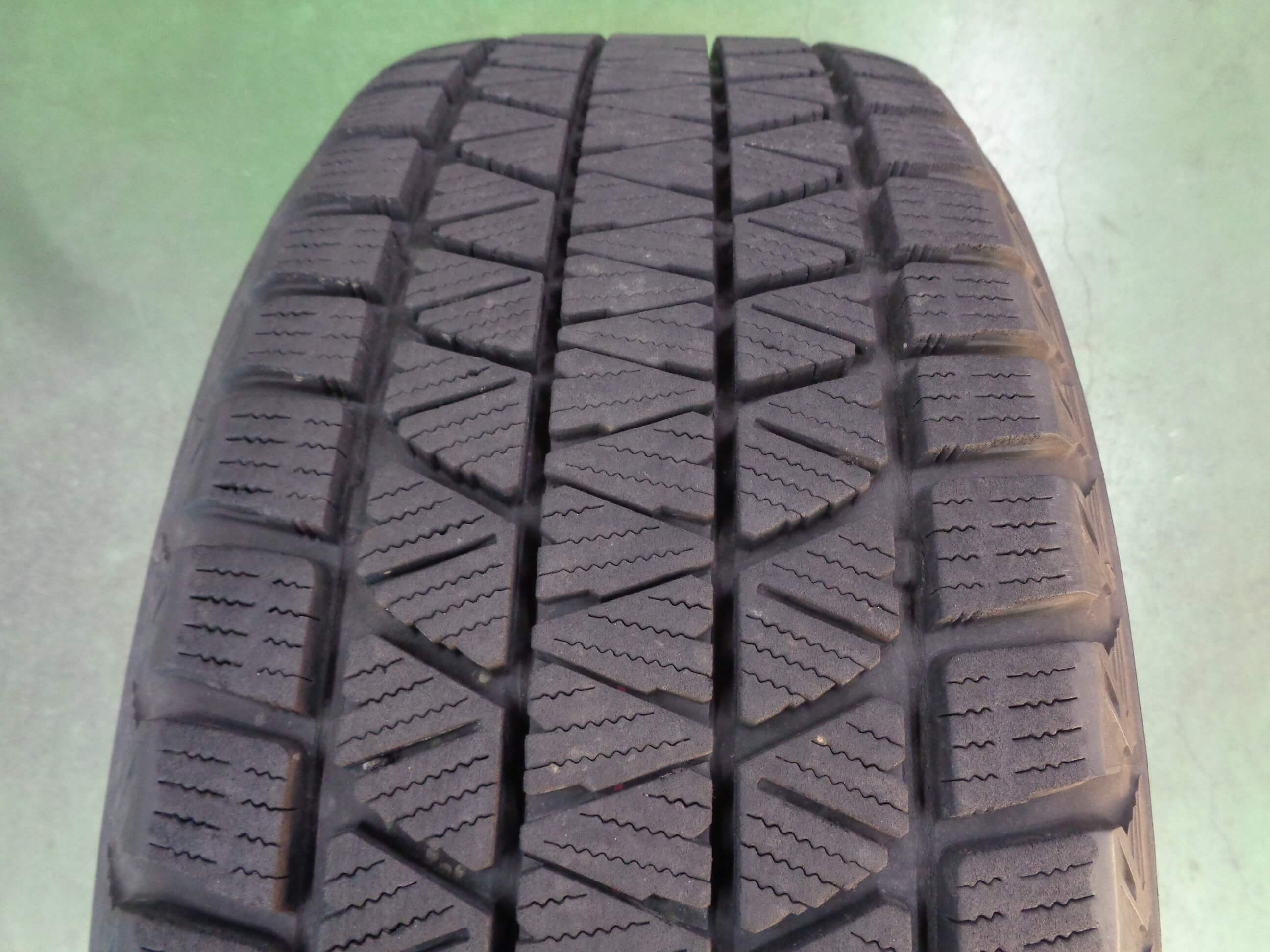 ブリヂストン　ブリザックDM-V3