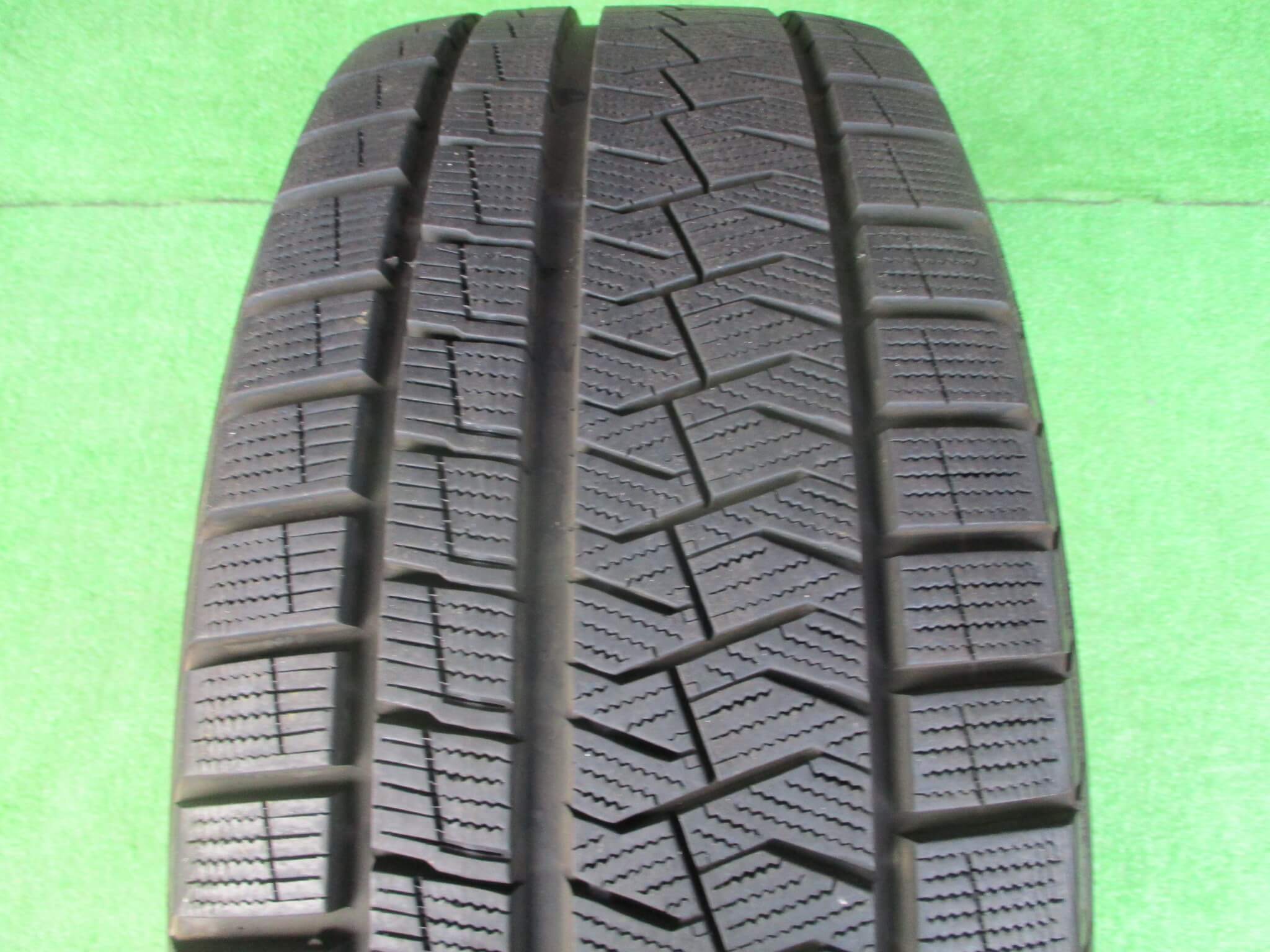 ピレリ　アイスアシンメトリコ