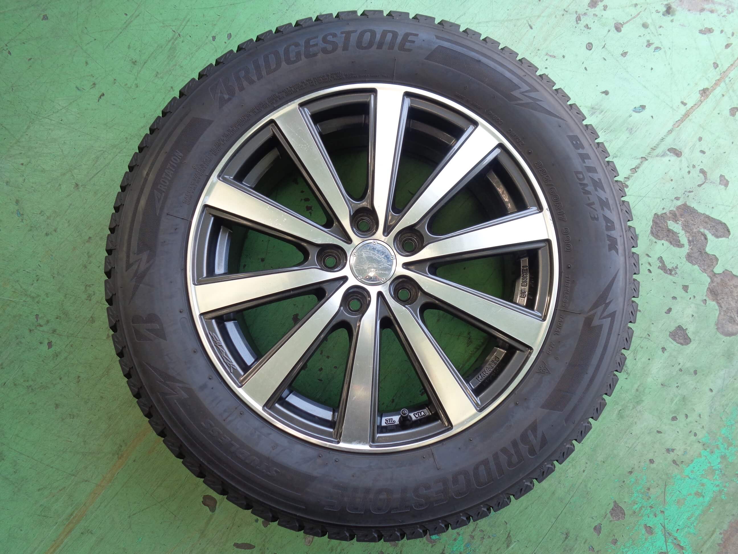 ブリヂストン ブリザック DMV3