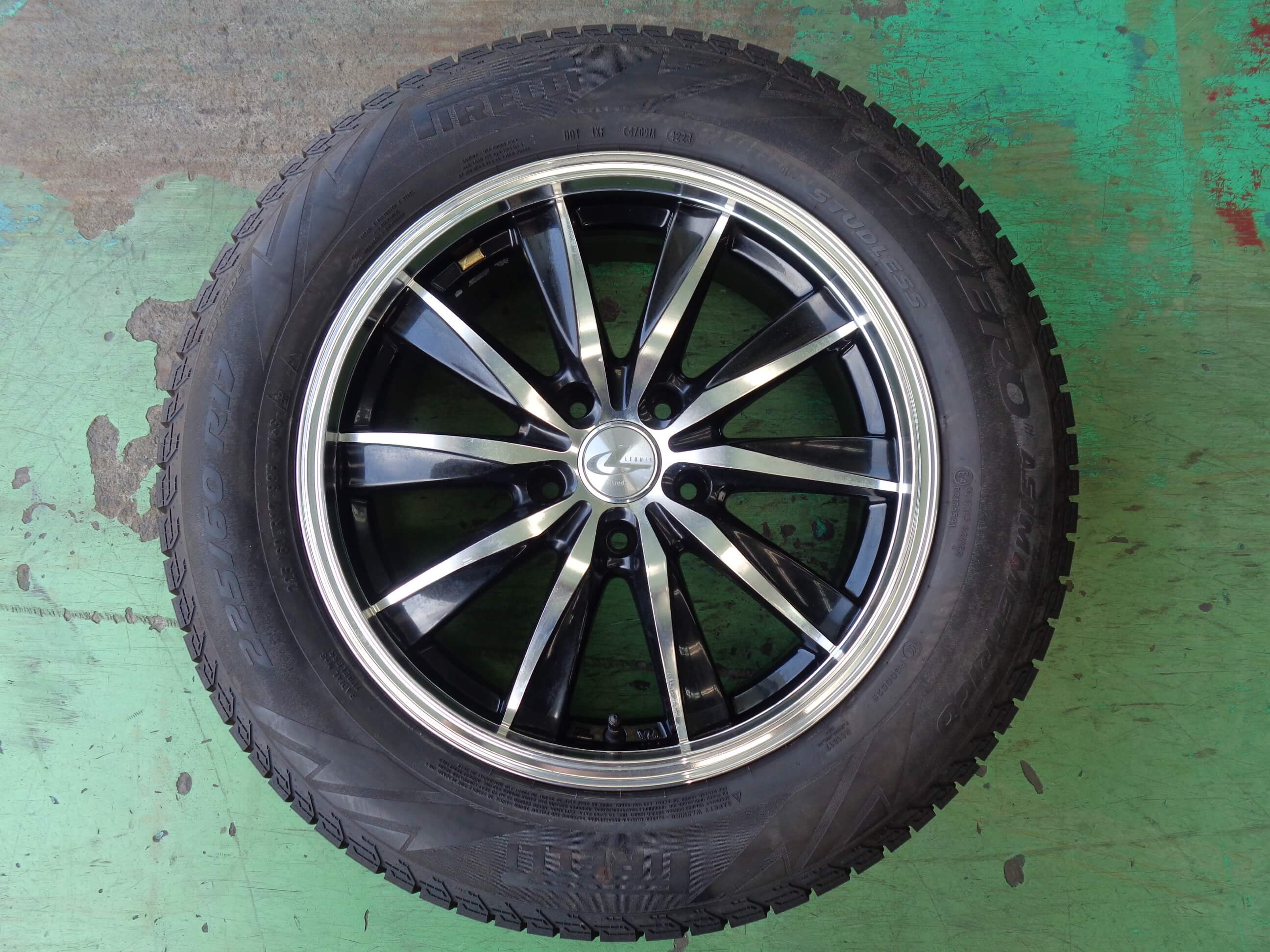 ピレリ アイスゼロアシンメトリコ