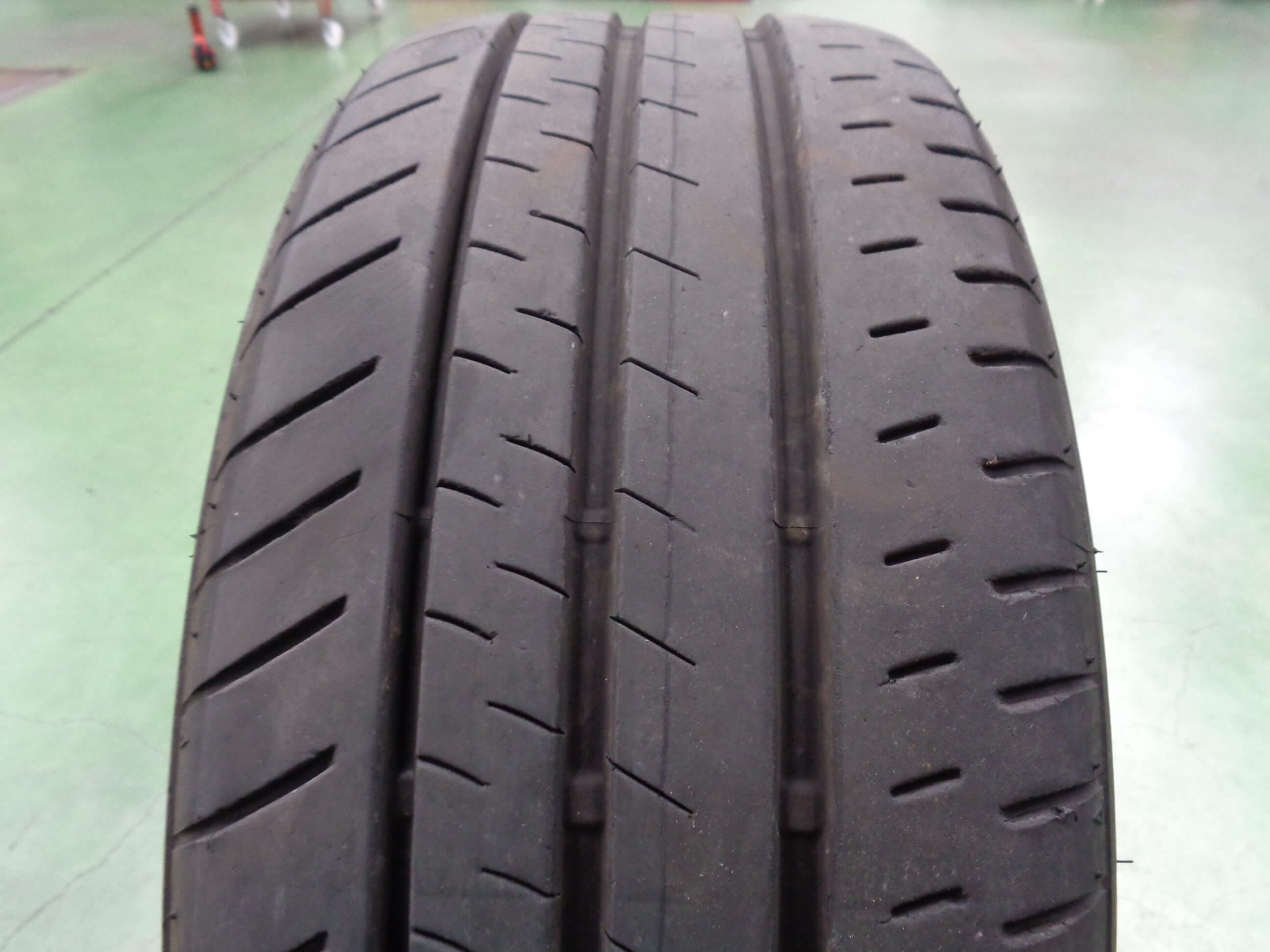 ブリヂストン　トランザT002