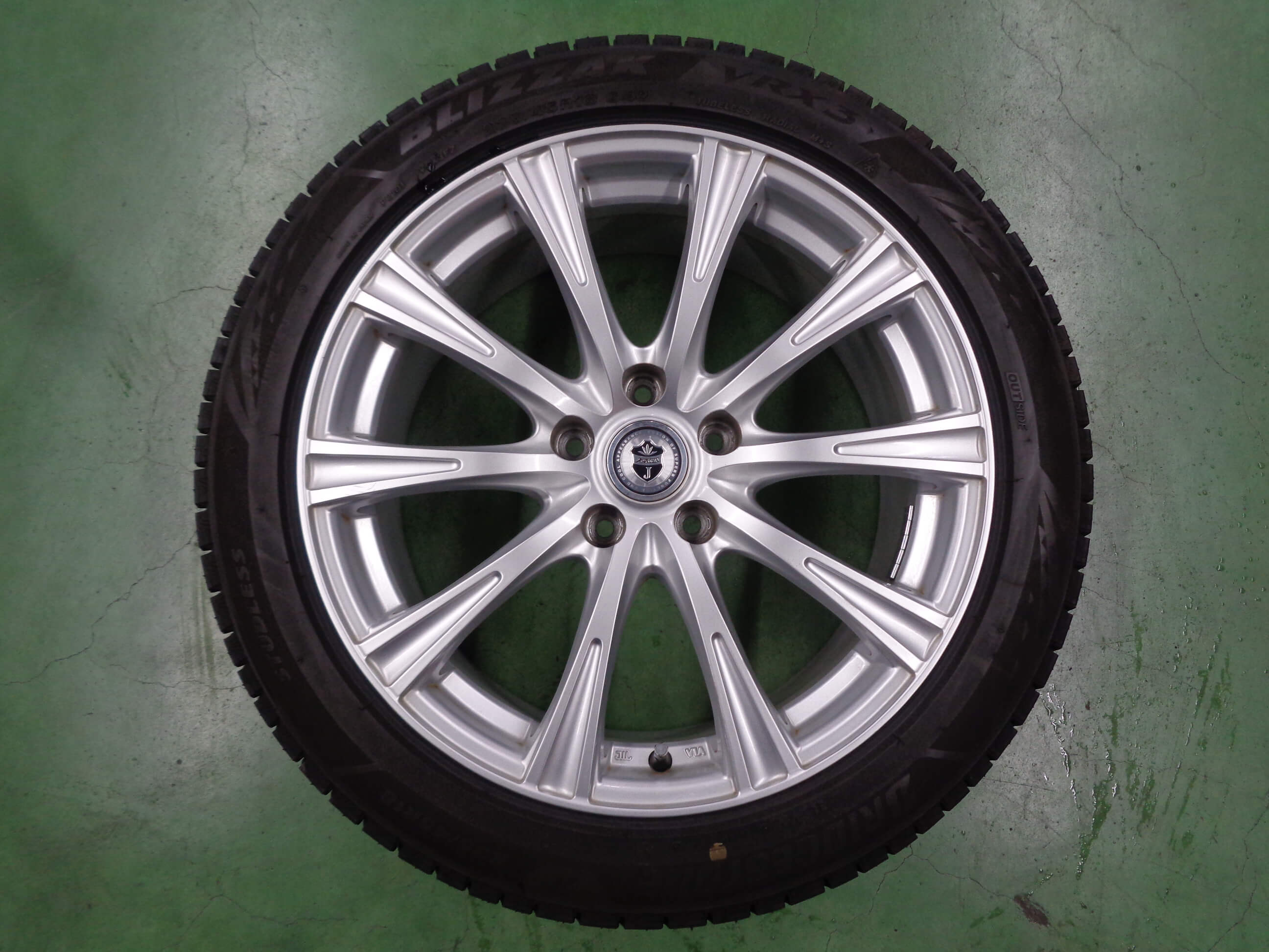 ブリヂストン　ブリザックVRX3