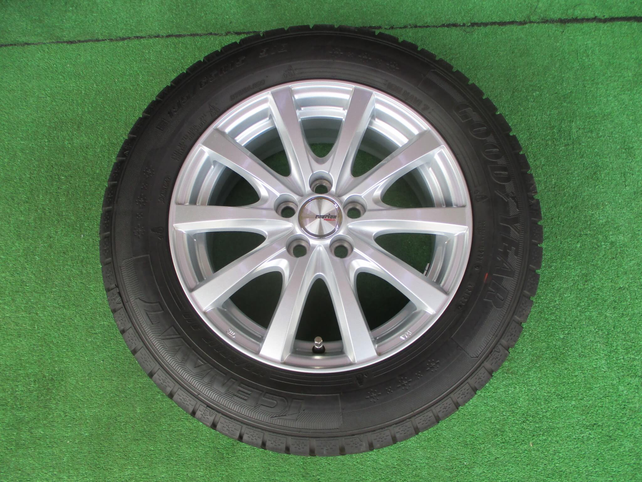 グッドイヤー　アイスナビ7