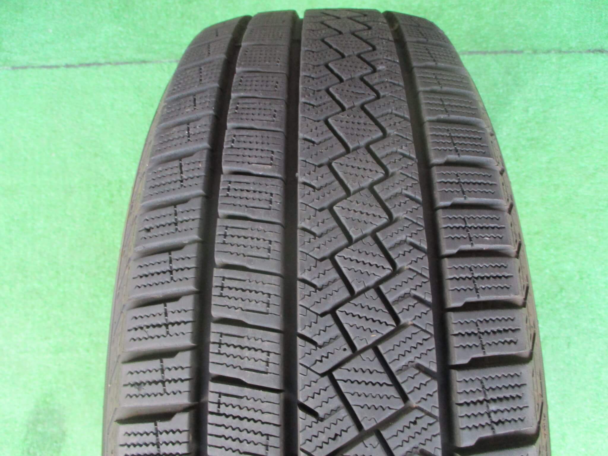 ピレリ　アイスゼロアシンメトリコ