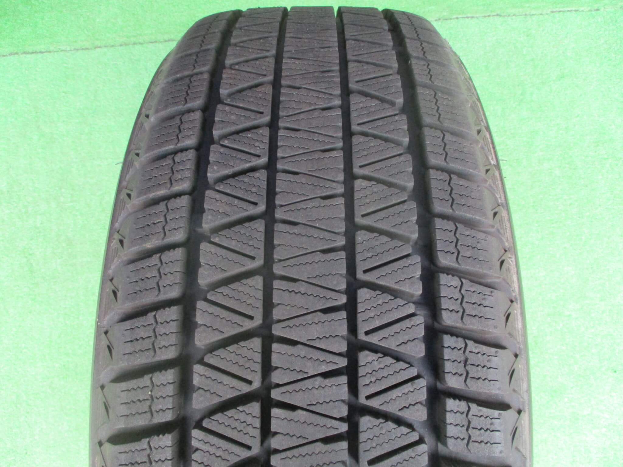 ブリヂストン　ブリザックDM-V3