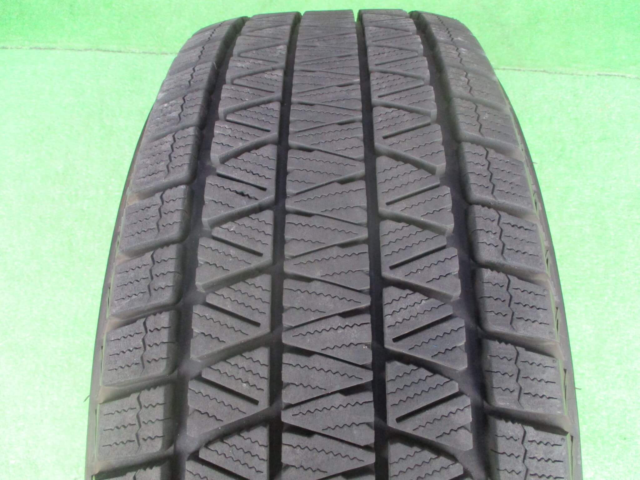 ブリヂストン　ブリザックDM-V3