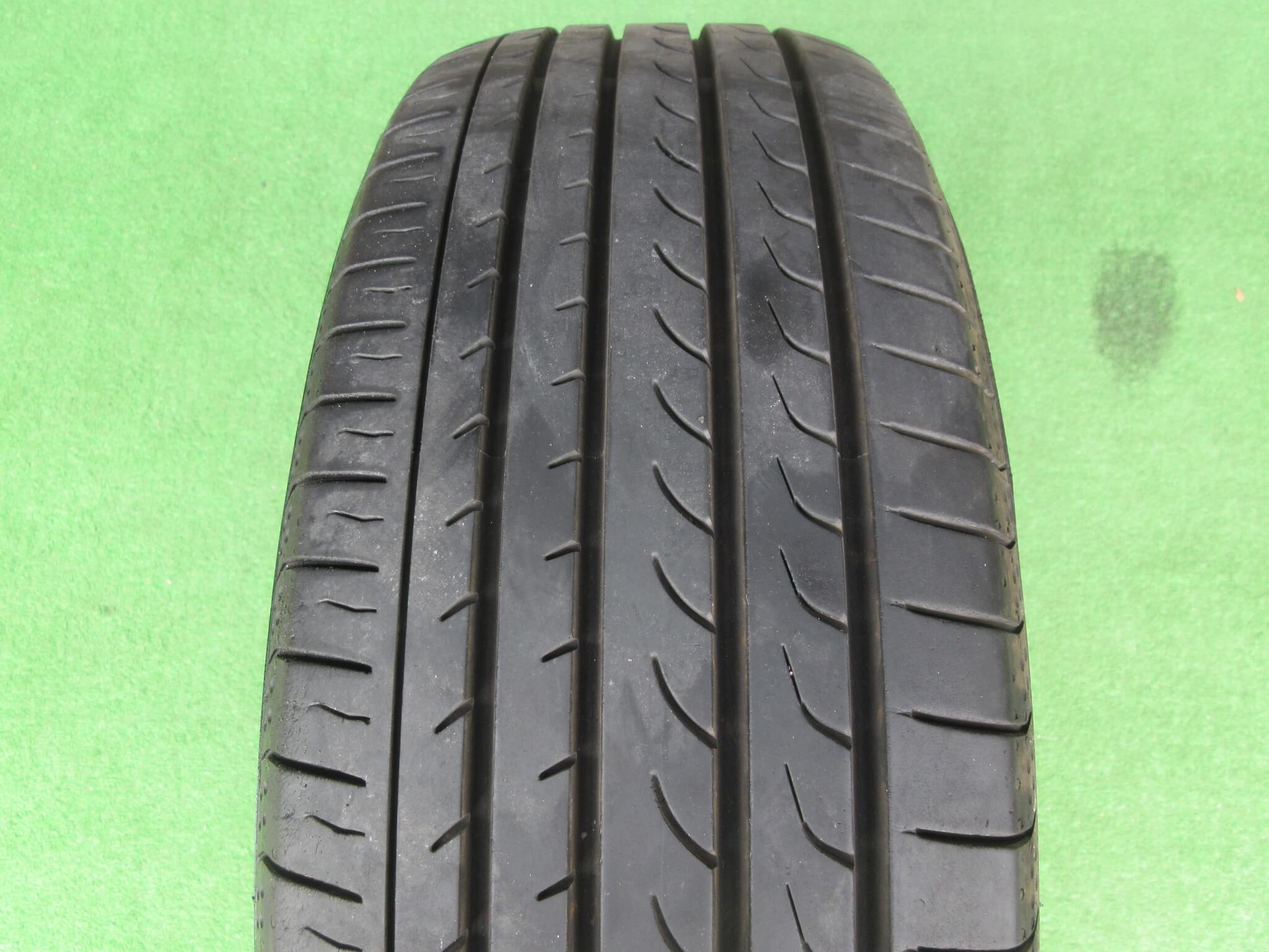 ヨコハマ　ブルーアースRV02