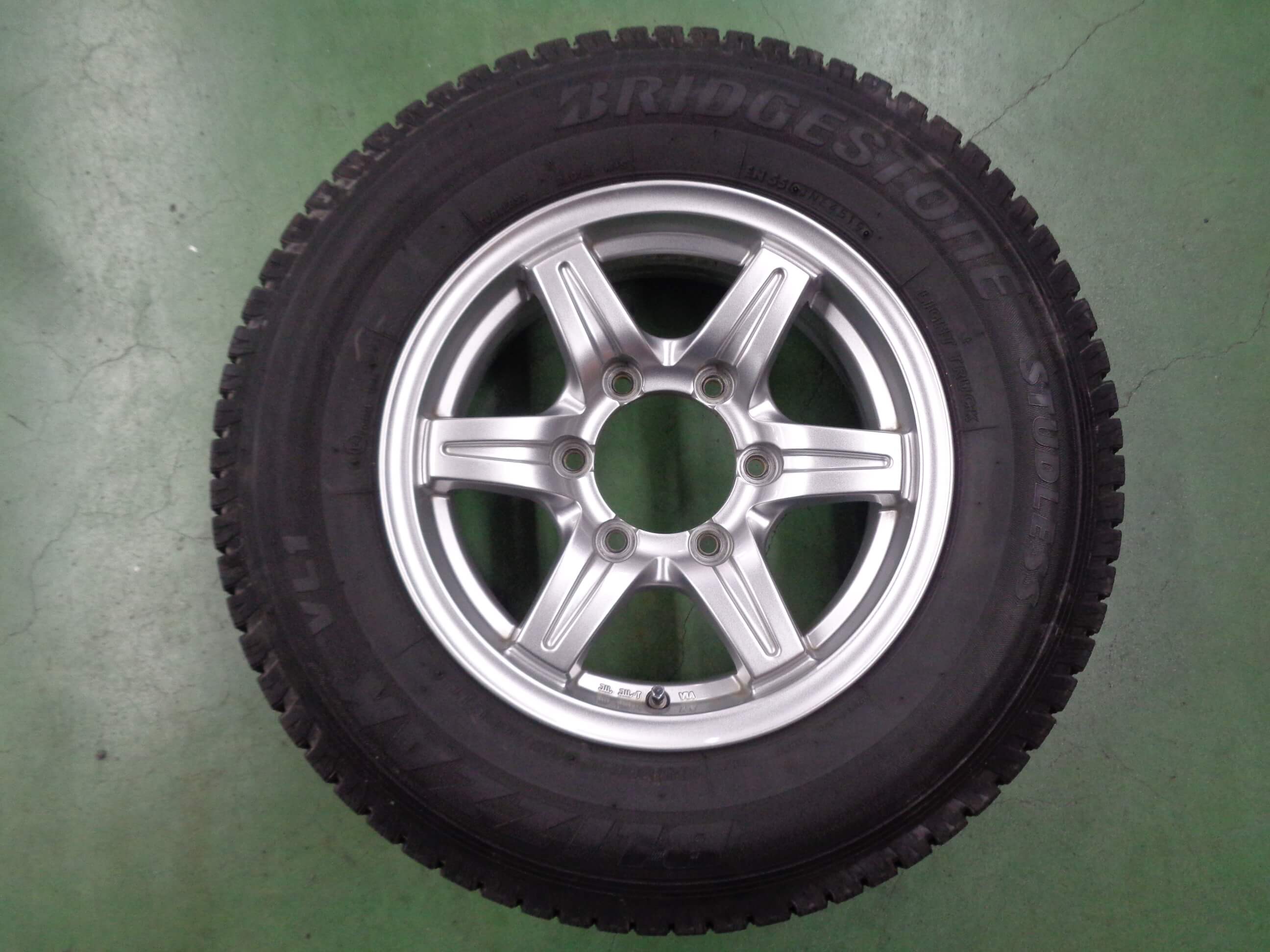 ブリヂストン　ブリザックVL1