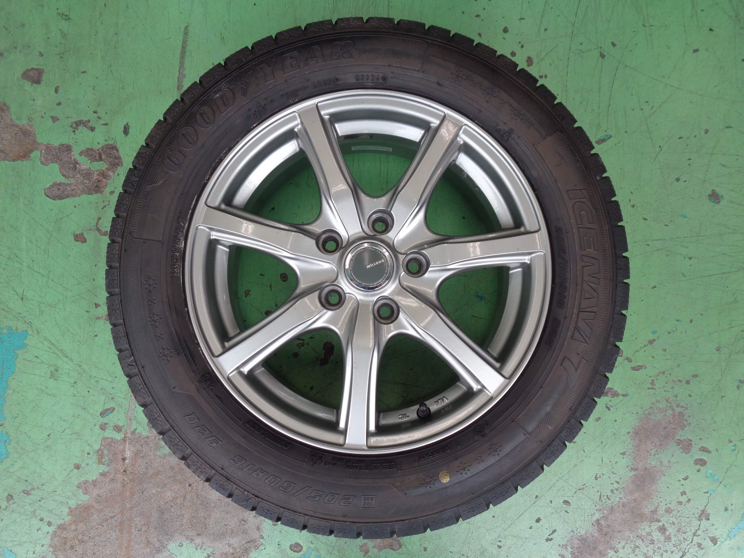 グッドイヤー アイスナビ7