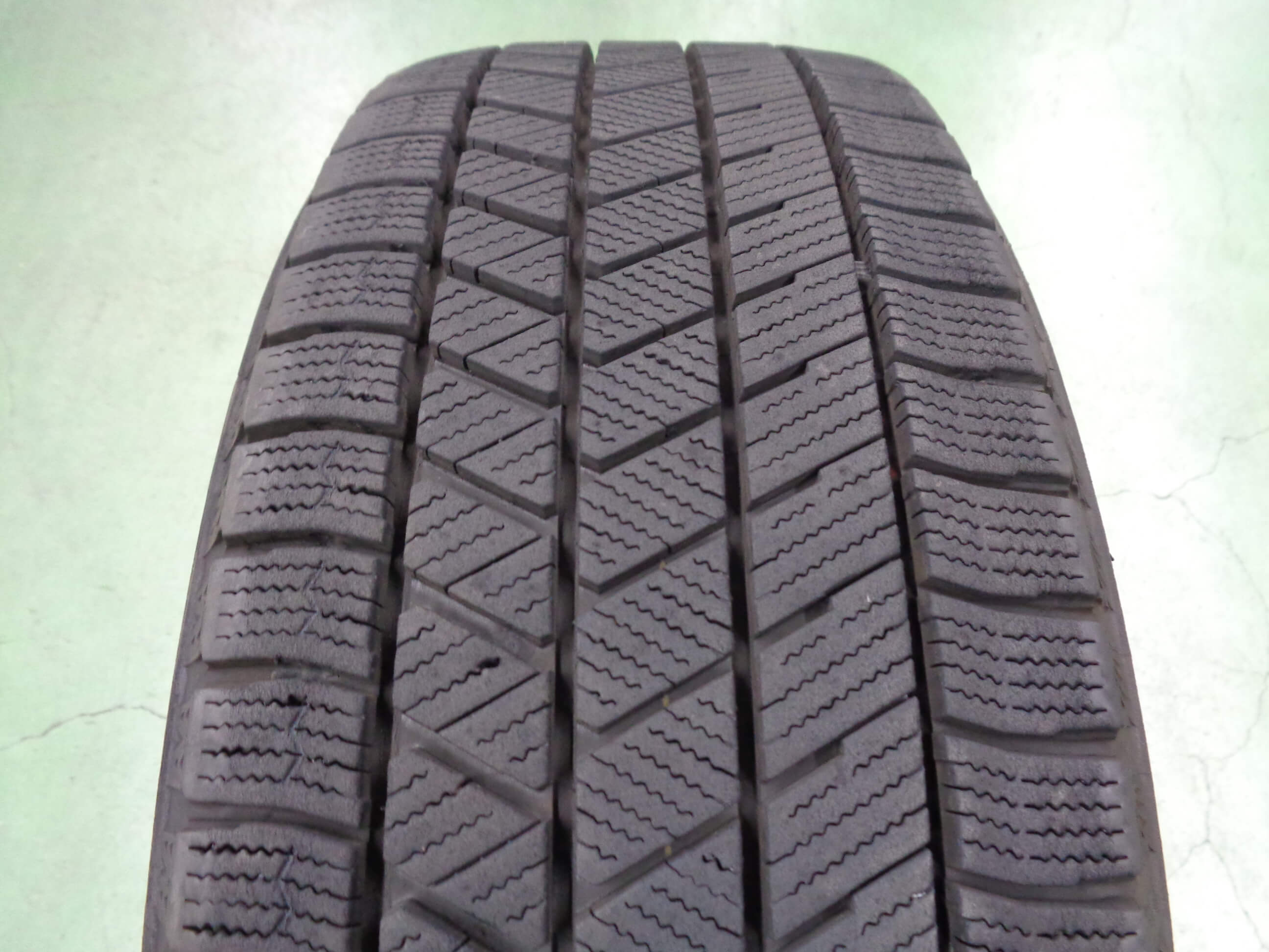 ブリヂストン　ブリザックVRX3