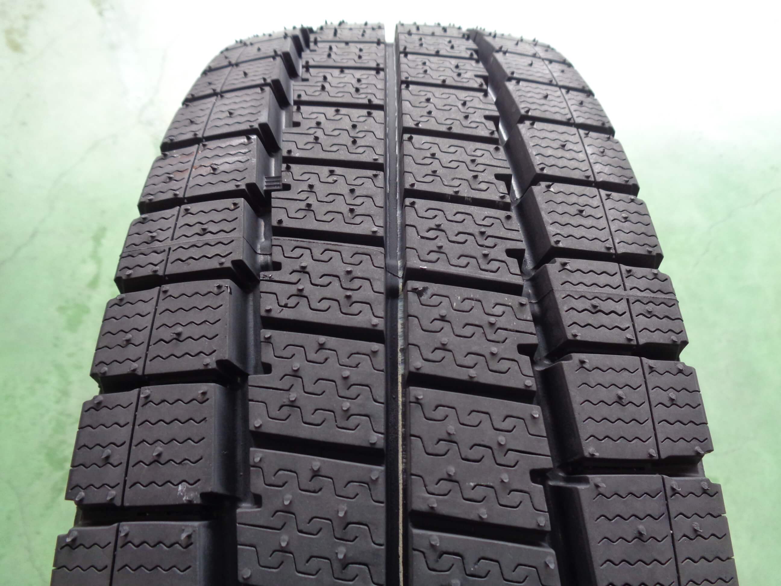 ダンロップ　ウィンターマックスLV01