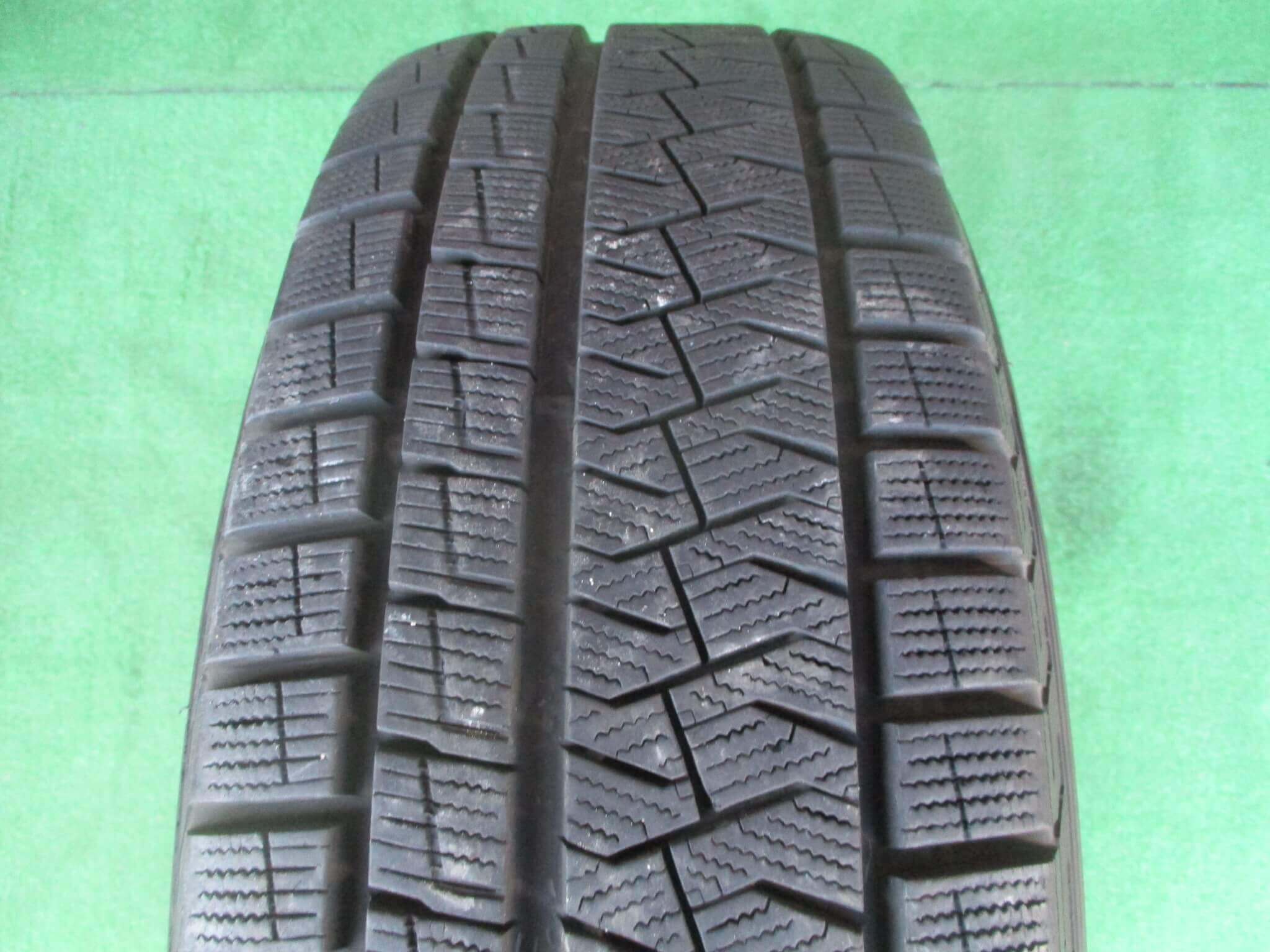 suzu.mako.0916215-55R-17 中古 スタッドレス suzu.mako.0916215-55R-17 中古 スタッドレス suzu.mako.0916215-55R