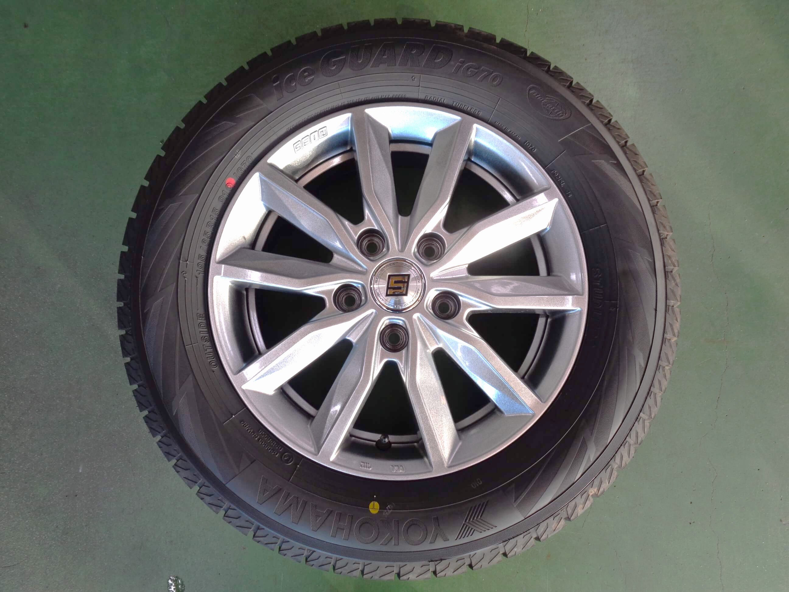 ヨコハマ　アイスガードIG70